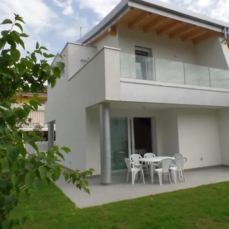 דירה Bright Family With Garden Close To The Sea *