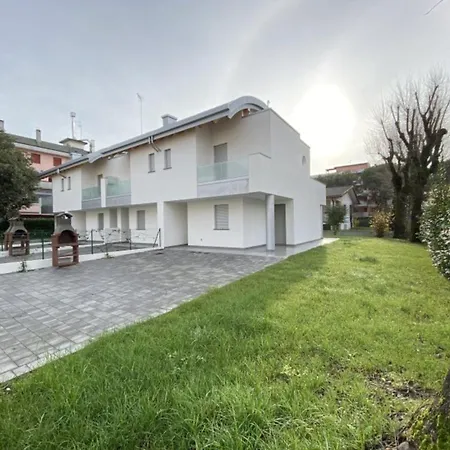 דירה Bright Family With Garden Close To The Sea ביביונה